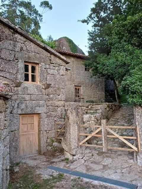 Property building, Facade/entrance, Day