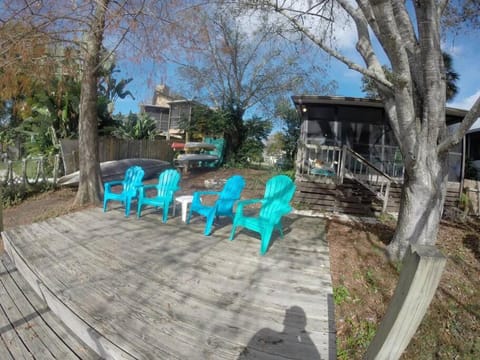 Mermaid Cove - Waterfront Home with Paddlecraft Direct Weeki Wachee River Access House in Spring Hill