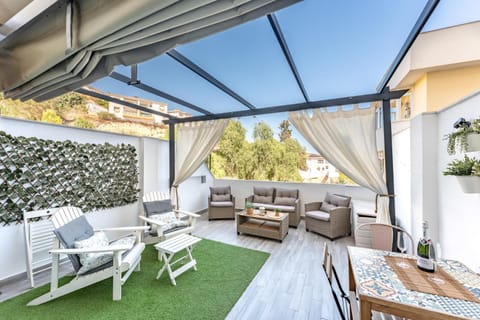 Patio, Day, Garden, Balcony/Terrace, Balcony/Terrace, sunbed