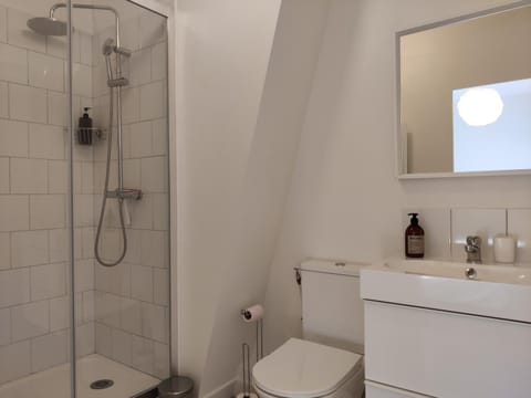 Shower, Bathroom, towels