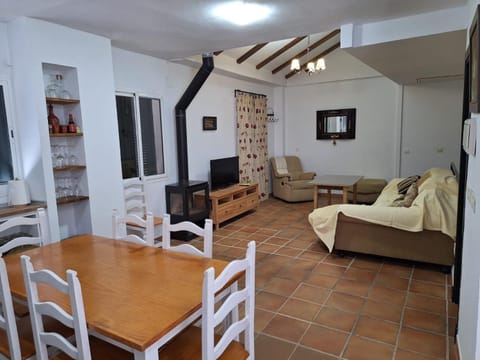 Seating area, Dining area