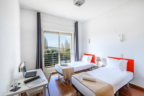 Shower, Bed, Bathroom, Balcony/Terrace, Bedroom, Garden view, Buffet breakfast, heating, internet, towels