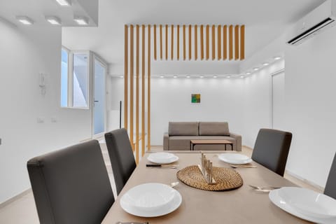 Living room, Seating area, Dining area, air conditioner