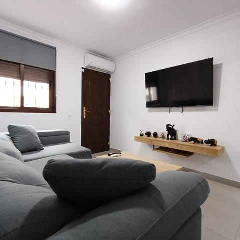 TV and multimedia, Living room, air conditioner