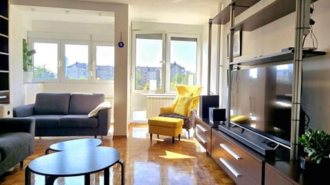 TV and multimedia, Living room, Seating area