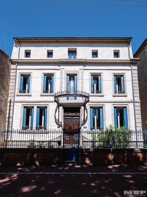 Property building, Facade/entrance