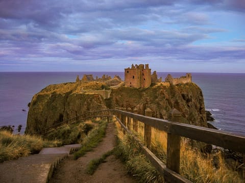 Nearby landmark, Day, Natural landscape, Landmark view, Sea view