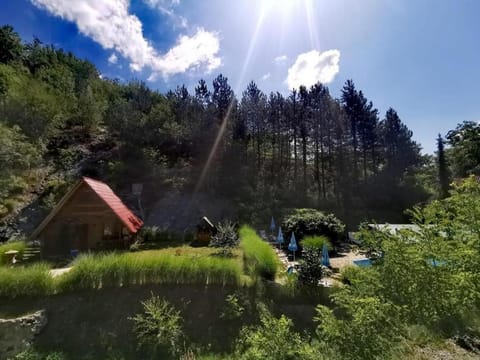 Oaza Mira House in Serbia