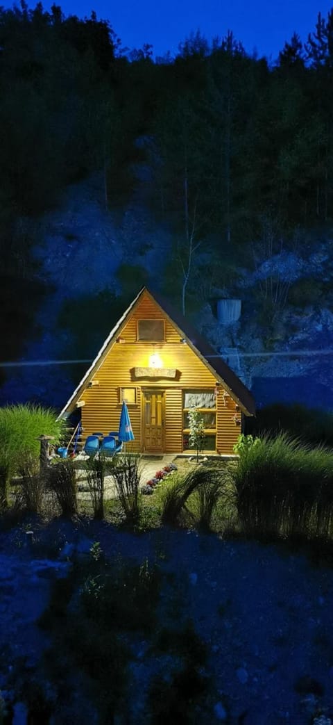 Oaza Mira House in Serbia