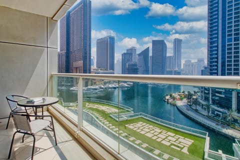 Property building, Day, Natural landscape, View (from property/room), Balcony/Terrace, Living room, Seating area, City view, Lake view, River view