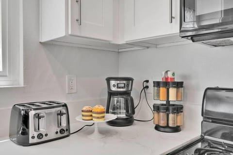 High Desert Dream on the Fairway WiFi Smart TVs House in Apple Valley