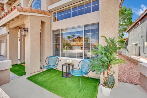 Property building, Seating area