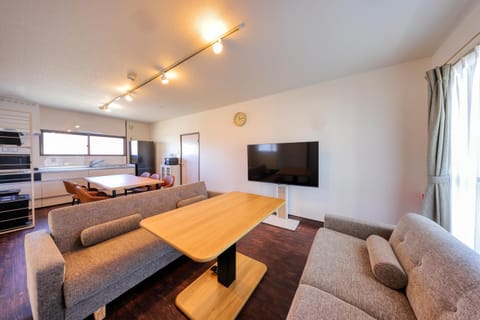 TV and multimedia, Kitchen or kitchenette, Living room