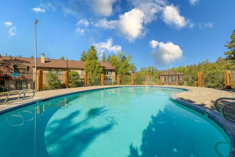 Cozy Bear's Lair House in Dollar Point