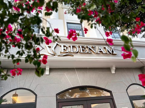 Property building, Facade/entrance, Property logo or sign, Garden