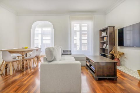TV and multimedia, Living room, Seating area, Dining area, furniture