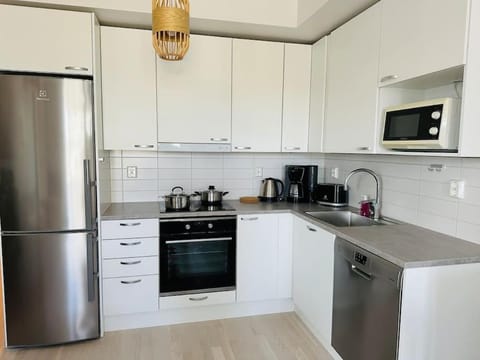 Aurora Home Espoo Niittykumpu - New 1bedroom -apartment with balcony, close to metro, Aalto University, Metro Areena and Helsinki Apartment in Uusimaa