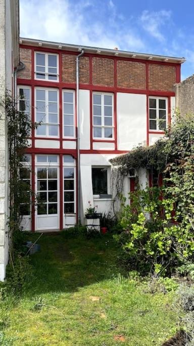 Property building, Spring, Day, Garden, Garden view