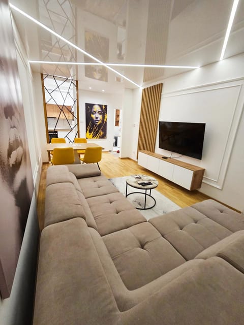 TV and multimedia, Living room, Seating area