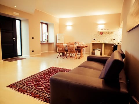 Communal lounge/ TV room, Communal kitchen