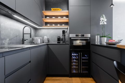Natural landscape, Coffee/tea facilities, Kitchen or kitchenette, Meals, dishwasher, furniture, furniture, minibar, oven, stove, toaster, laundry, washing machine, kitchen