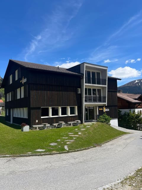 Nova Casa Spinatscha Sedrun Hostel in Canton of Grisons