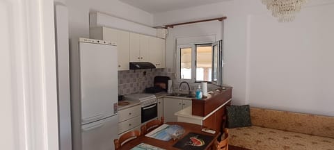 CHRYSA' S House Apartment in Volos