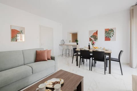 Spinola Court 2BED w pool and parking by Homely Apartment in Saint Julians