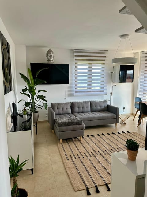 Living room, Mountain view