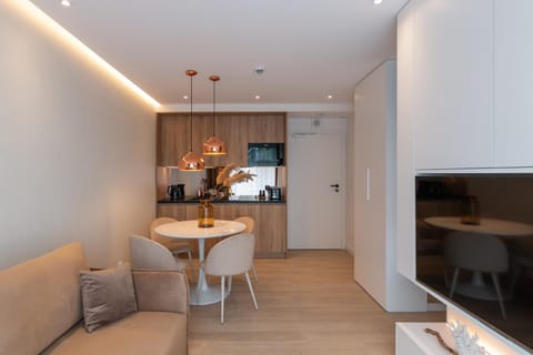 Kitchen or kitchenette, Living room