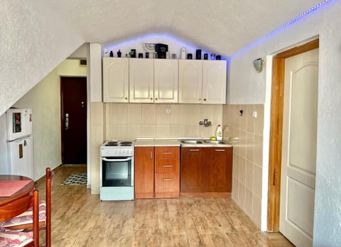 Homestay LGBT friendly - DOUBLE BED ROOM Vacation rental in Budva