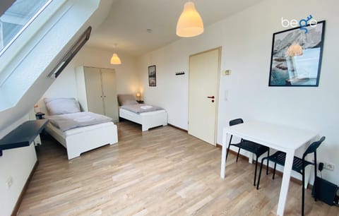 Bed, Photo of the whole room, Seating area, Bedroom
