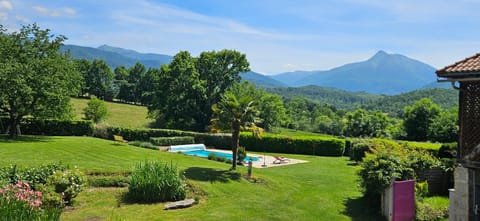 Nearby landmark, Natural landscape, Garden, Garden view, Mountain view, Pool view, Swimming pool, sunbed