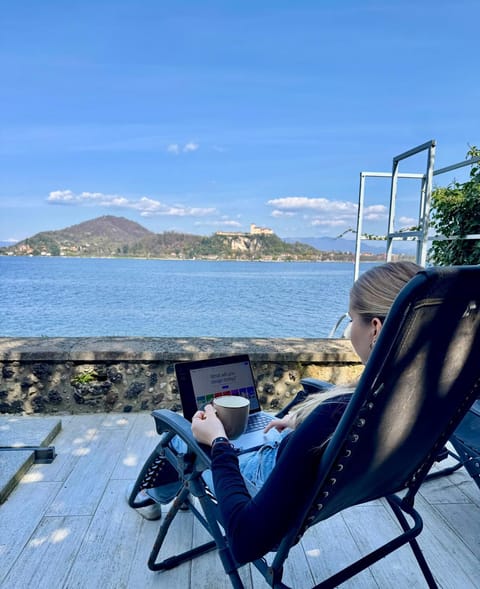 Rest and Relax Arona - On the lake Apartment in Arona