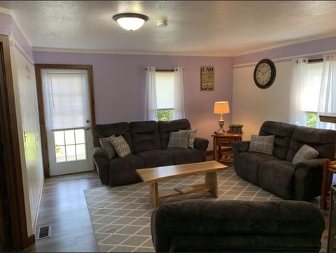 Peaceful Meadows House in Indiana