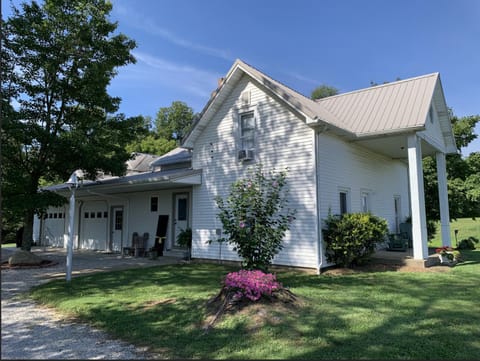 Peaceful Meadows House in Indiana