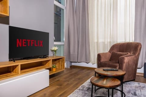 Communal lounge/ TV room, TV and multimedia, Living room, Seating area, Evening entertainment