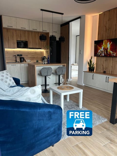 Kitchen or kitchenette, Living room, Seating area, Dining area, stove