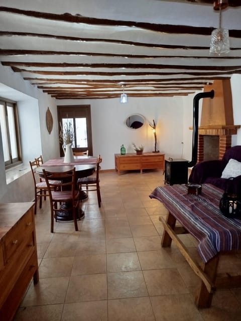 Seating area, Dining area, Area and facilities
