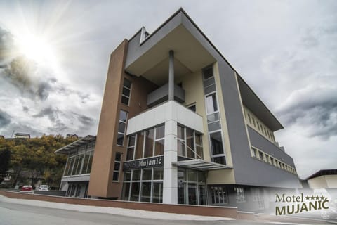 Property building, Facade/entrance, Property logo or sign