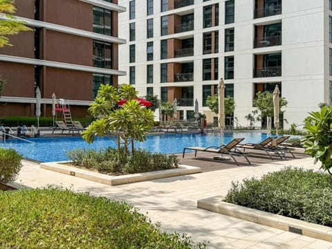 Property building, Pool view, Swimming pool, sunbed
