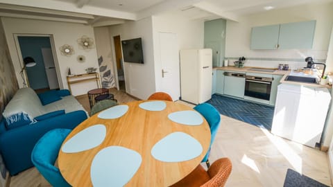 Living room, stove, kitchen