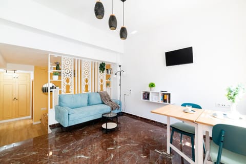 TV and multimedia, Living room, Photo of the whole room, Dining area