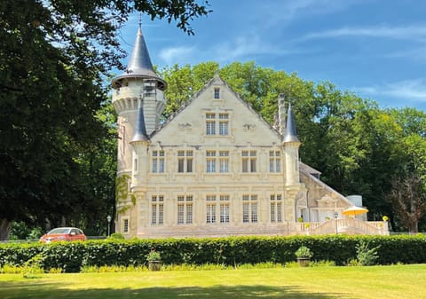 Nearby landmark, Garden view