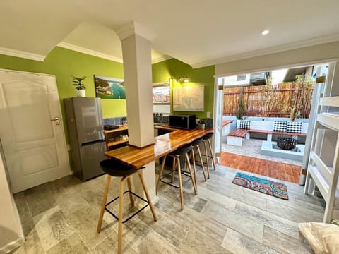 Kitchen or kitchenette, Seating area, Dining area