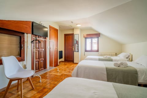 Shower, Spring, Bed, Activities, Winter, Summer, TV and multimedia, Photo of the whole room, Dining area, Beach, Hiking, Animals, Animals, Animals, Bedroom, Communal kitchen, Autumn, Pets, Pets, Pets, Sports, Entertainment, children, children, children, young children, young children, young children, older children, older children, older children, group of guests, group of guests, group of guests, cot, Family, Family, Family, Parking, heating, heating, internet, internet, pet friendly, pet friendly, elevator