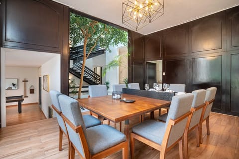 Group Stay In home Fun Yard 15 Min from Polanco! House in Mexico City