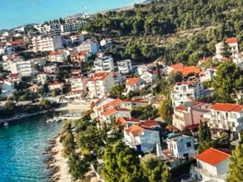 Apartments Šimić Apartment in Okrug Gornji