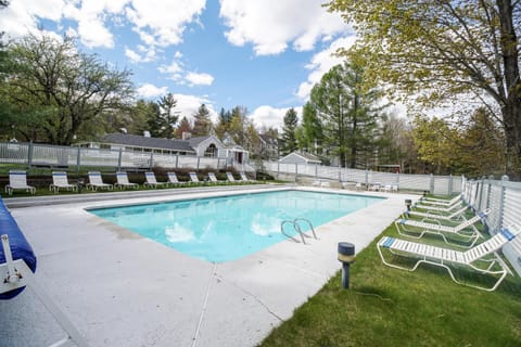 The Seasons G27 Apartment in Mount Snow