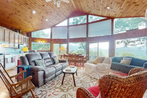 Mountain Getaway House in Nantahala Lake